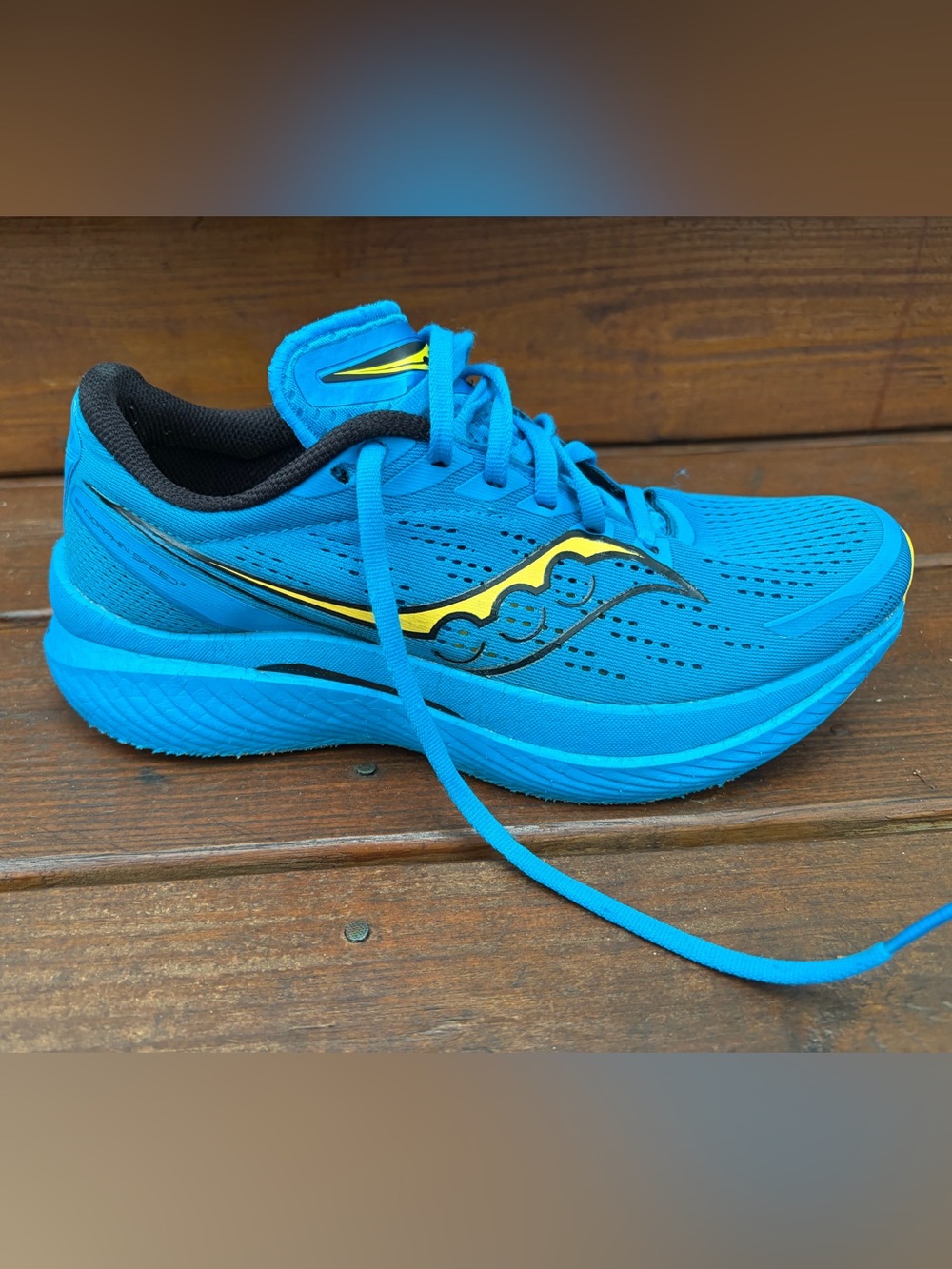 Men’s Saucony Endorphin Speed 3 Size 9 Ocean ViZiGold - Picture 1 of 11